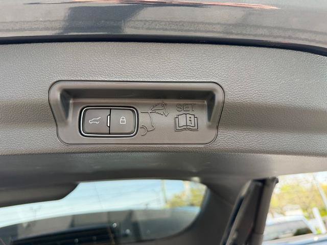 Certified 2023 Ford Explorer Limited w/ Limited Technology Package AWD/4WD image 8