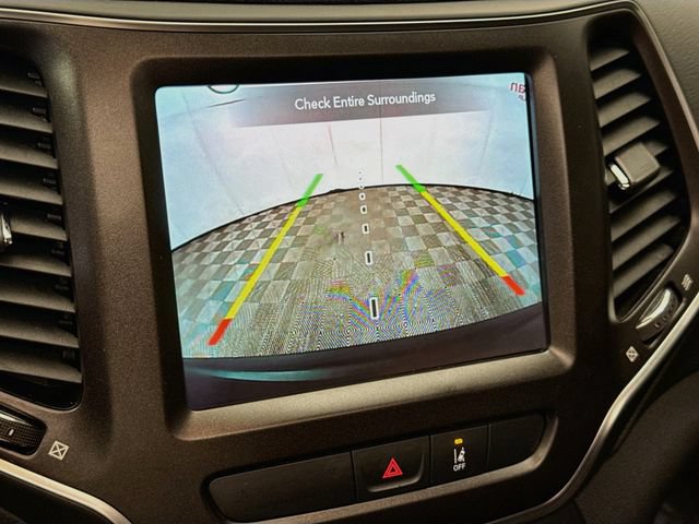 Used 2022 Jeep Cherokee Trailhawk w/ Sun, Sound & Nav Group AWD/4WD image 14
