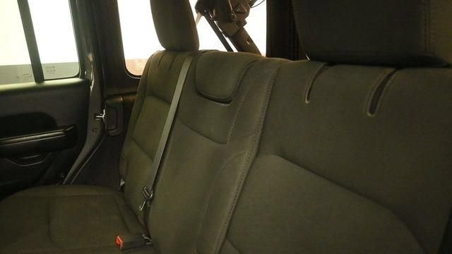 Used 2019 Jeep Wrangler Unlimited Sport S AWD/4WD image 11