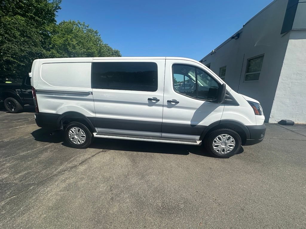 Certified 2025 Ford Transit 250 Low Roof w/ Exterior Upgrade Package RWD image 4