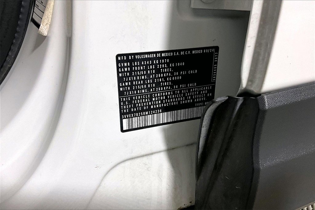 Used 2024 Volkswagen Taos SE image 26