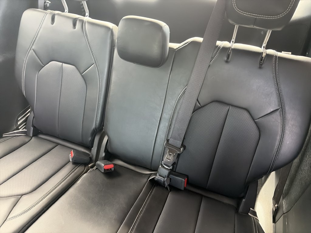 Used 2025 Chrysler Pacifica Select FWD image 29