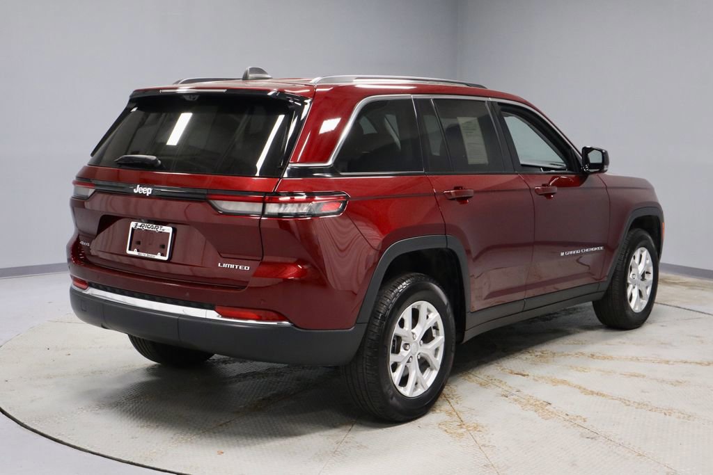 Used 2024 Jeep Grand Cherokee Limited w/ Luxury Tech Group II AWD/4WD image 5