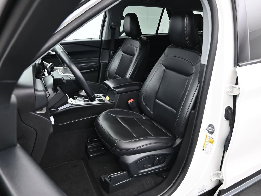 Certified 2023 Ford Explorer XLT w/ Equipment Group 202A image 11