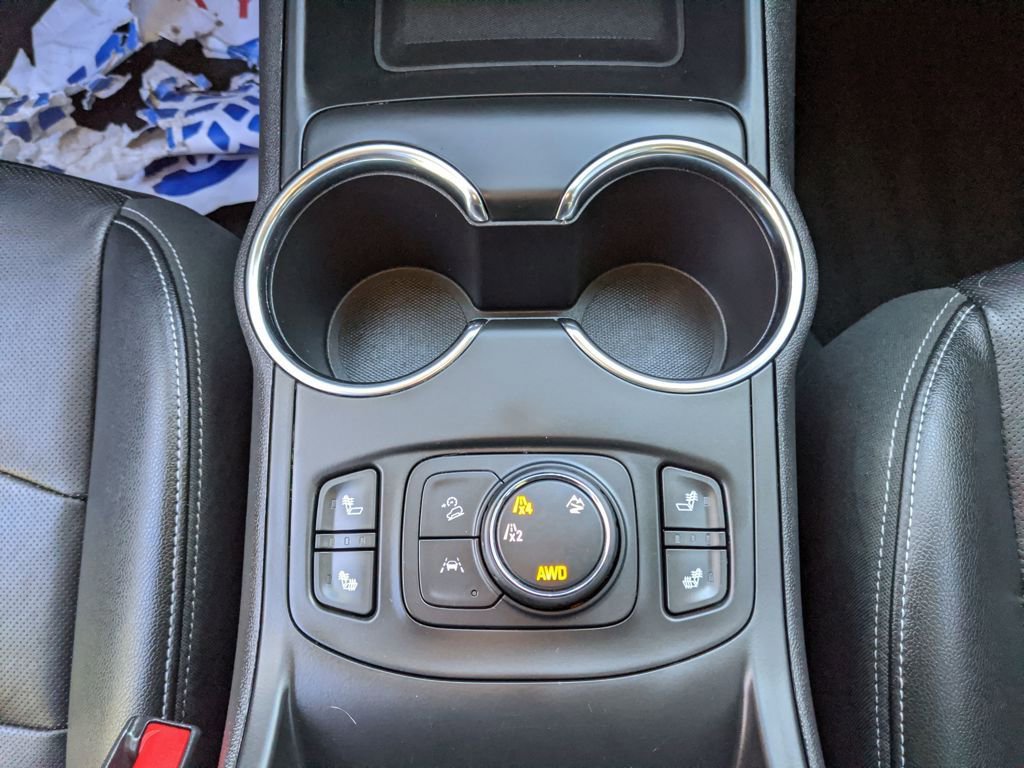 Used 2024 GMC Terrain SLT image 15