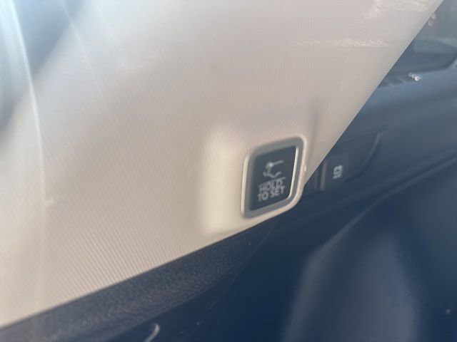 Used 2023 Jeep Grand Cherokee Limited image 31