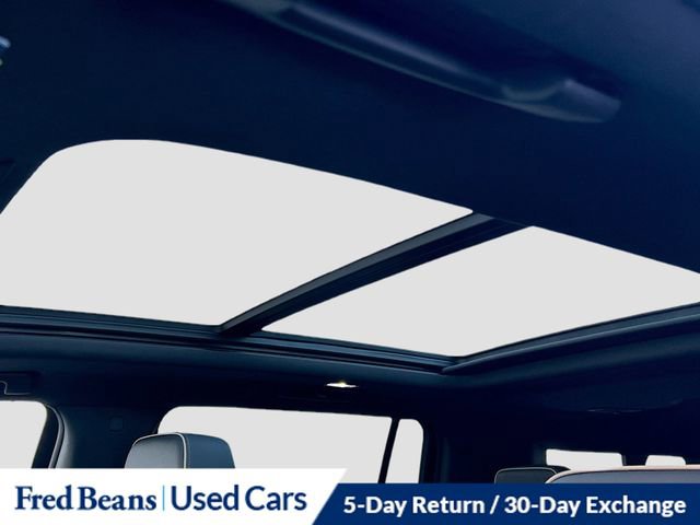 Used 2023 GMC Yukon XL SLT w/ SLT Luxury Package image 25