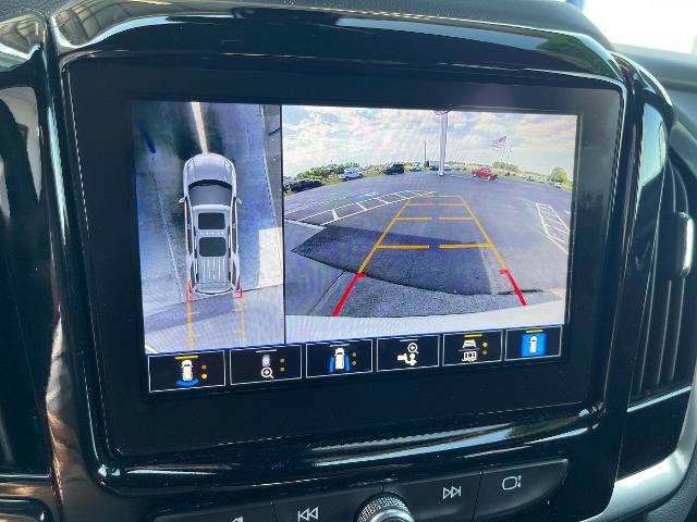 Used 2023 Chevrolet Traverse Premier FWD image 39