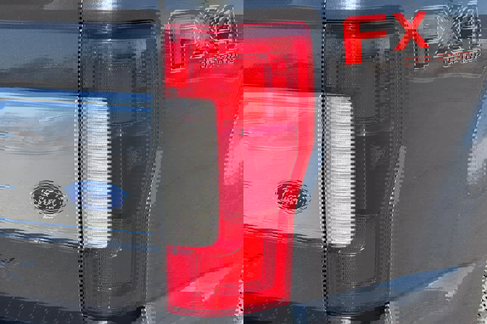 Certified 2019 Ford F350 Platinum w/ Platinum Ultimate Package image 27