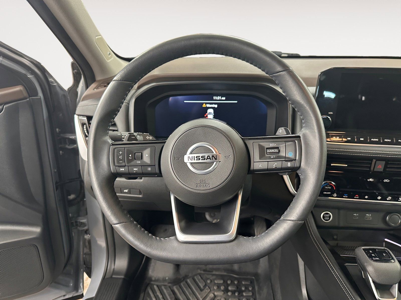 Used 2021 Nissan Rogue Platinum image 12