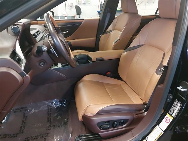 Used 2019 Lexus ES 300h image 16