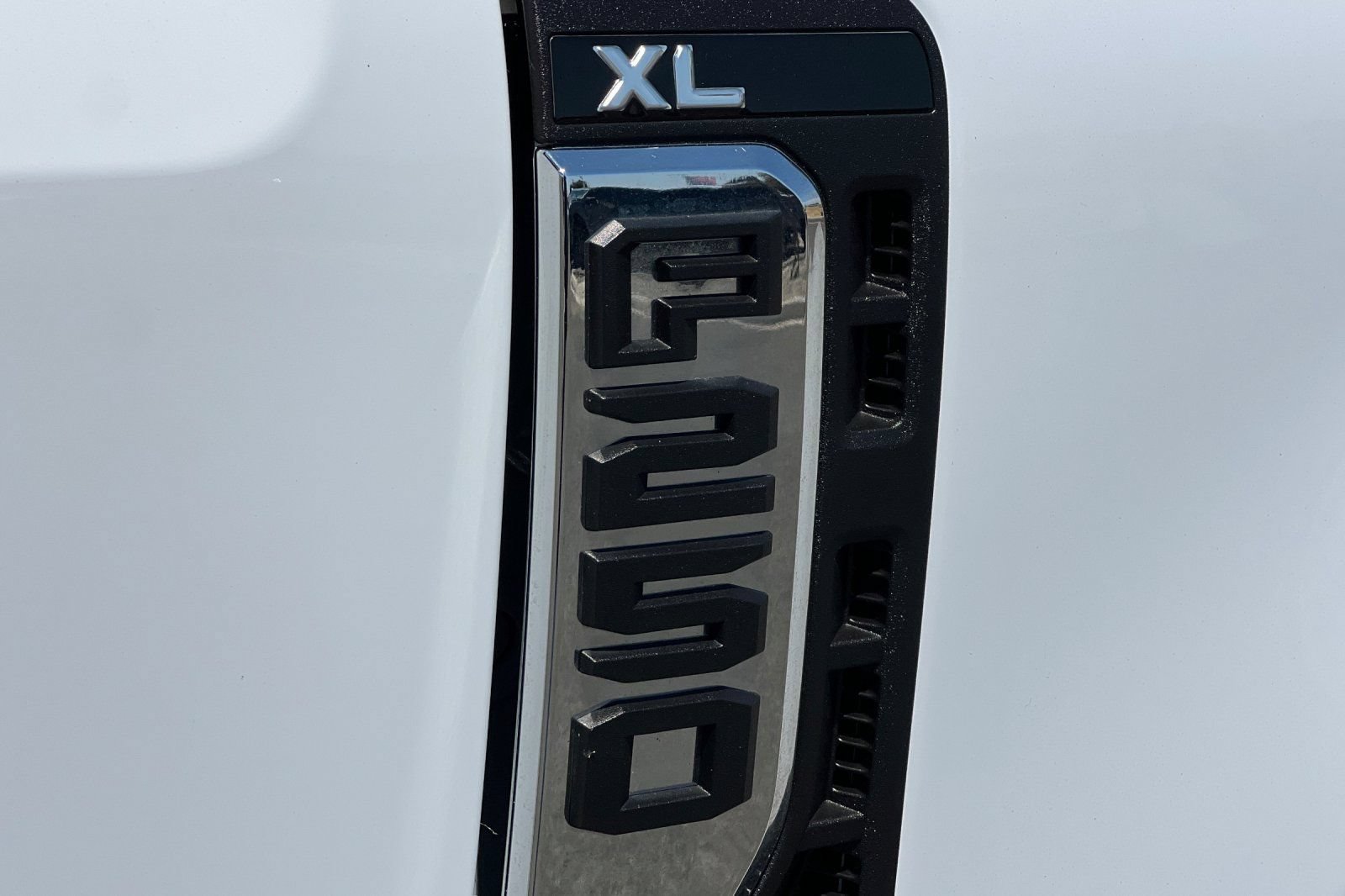 Certified 2024 Ford F250 XL w/ XL Chrome Package RWD image 24