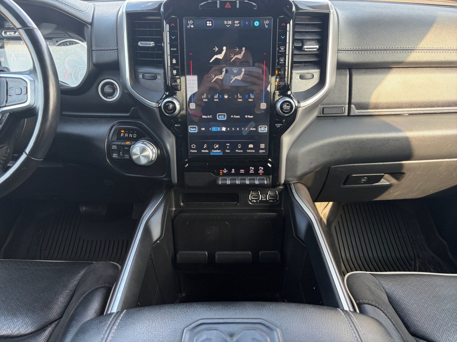 Used 2022 RAM 1500 Laramie AWD/4WD image 18