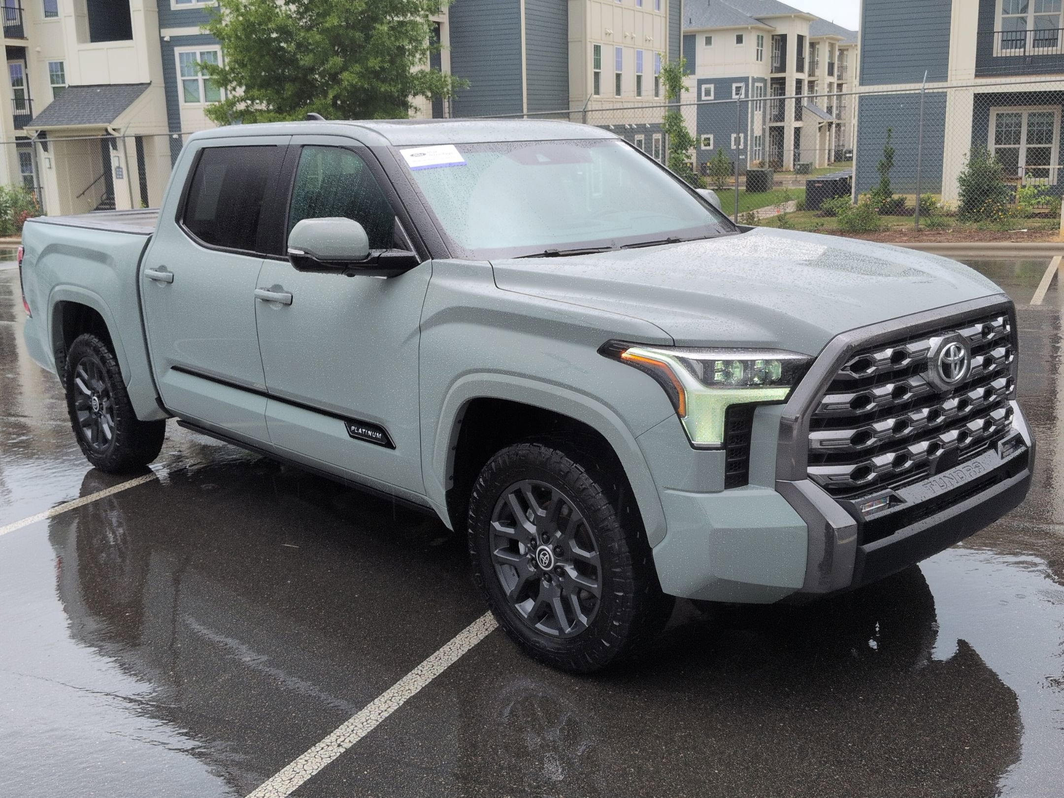 Used 2024 Toyota Tundra Platinum AWD/4WD image 2