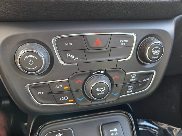 Used 2019 Jeep Compass Latitude FWD image 26