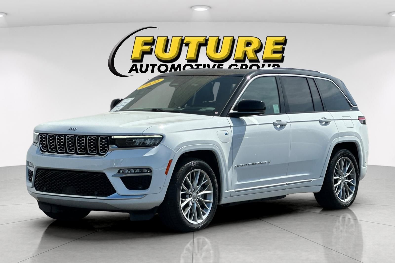 Used 2022 Jeep Grand Cherokee Summit w/ Advanced Protech Group IV AWD/4WD image 7