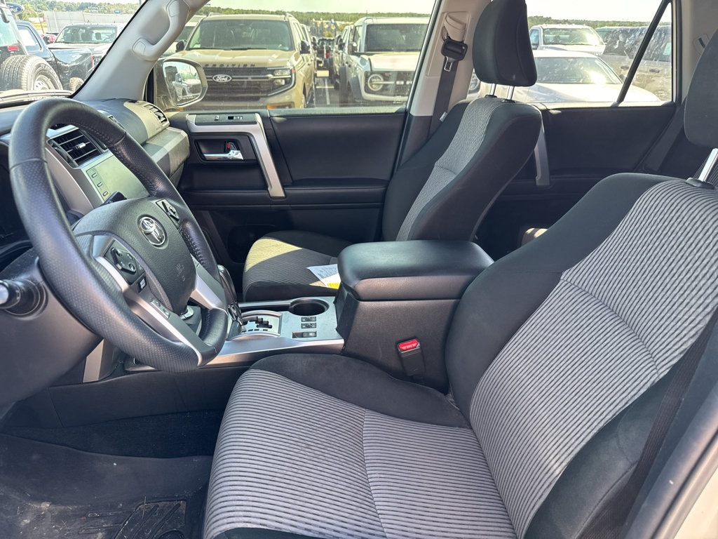 Used 2023 Toyota 4Runner SR5 AWD/4WD image 12