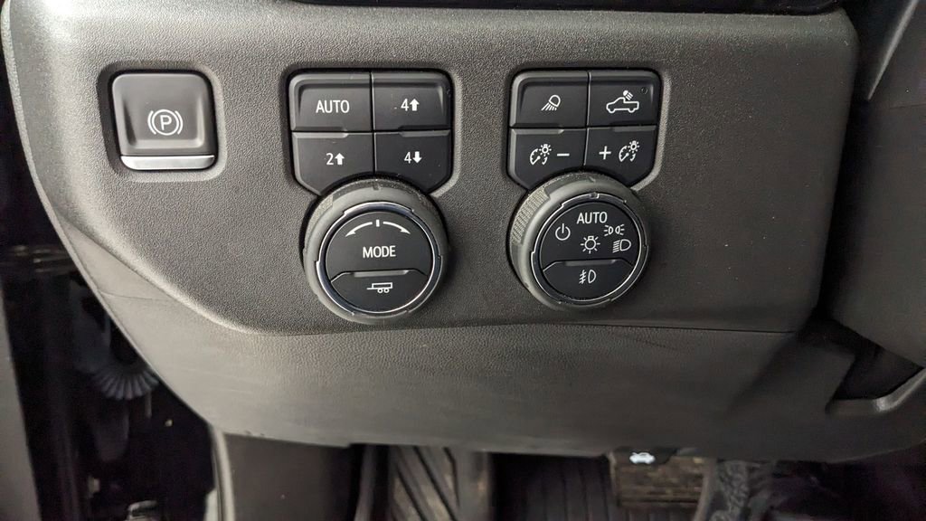 Used 2022 Chevrolet Silverado 1500 LT Trail Boss w/ Convenience Package II image 21