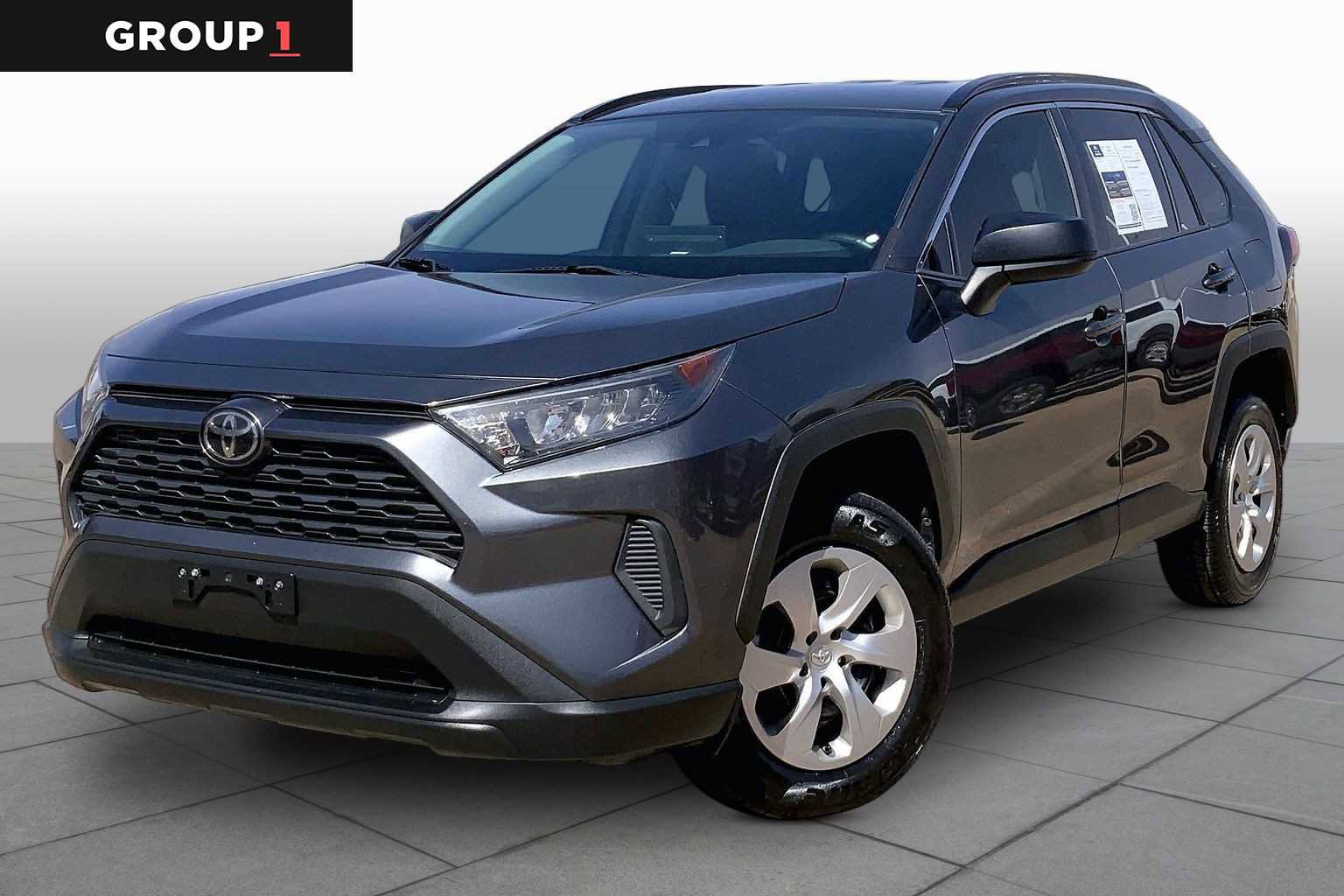 Used 2020 Toyota RAV4 LE FWD video 1