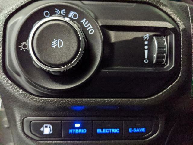 Used 2023 Jeep Wrangler Unlimited Sahara image 15