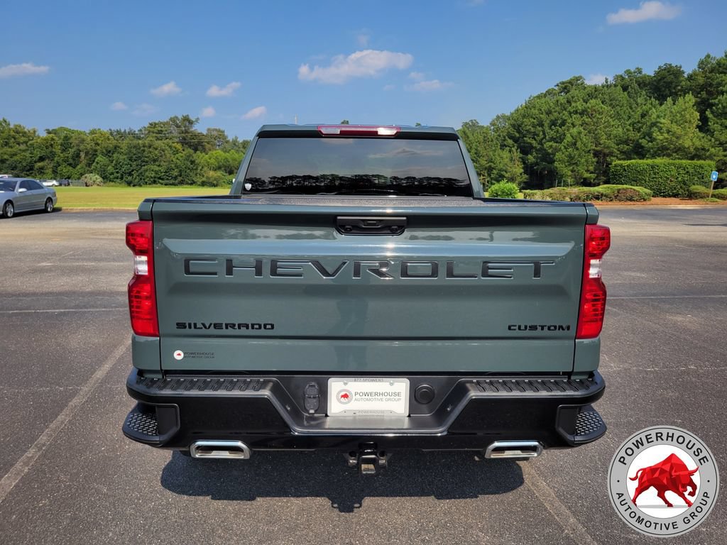 Used 2025 Chevrolet Silverado 1500 Custom Trail Boss w/ LPO, Dark Essentials Package AWD/4WD image 4