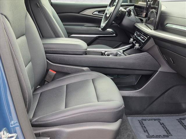 Used 2025 Chevrolet Traverse LT w/ Driver Confidence Package FWD image 19