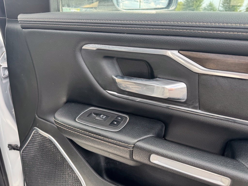 Used 2022 RAM 1500 Laramie AWD/4WD image 15