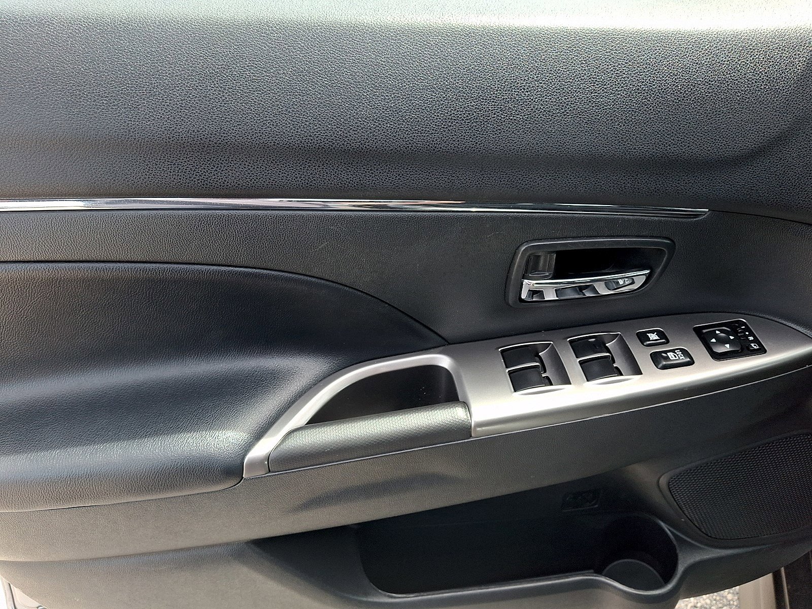 Used 2025 Mitsubishi Outlander Sport SE AWD/4WD image 11