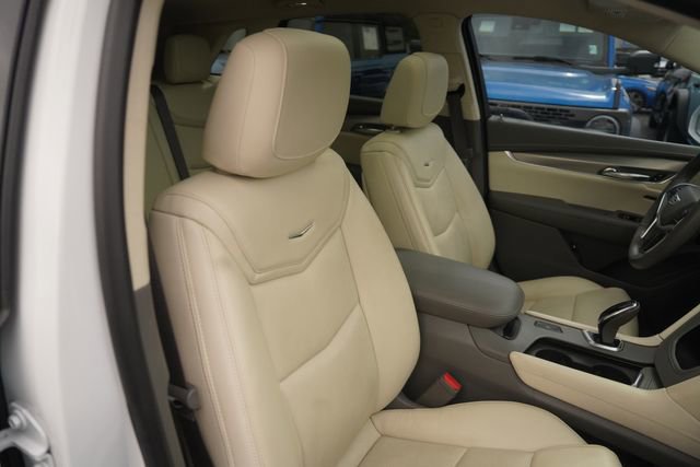 Used 2018 Cadillac XT5 Luxury w/ Driver Awareness Package FWD image 20