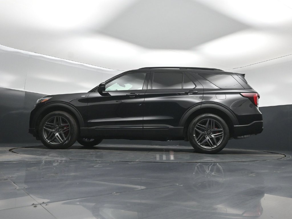 Certified 2026 Ford Explorer ST-Line w/ ST-Line Street Pack AWD/4WD image 8