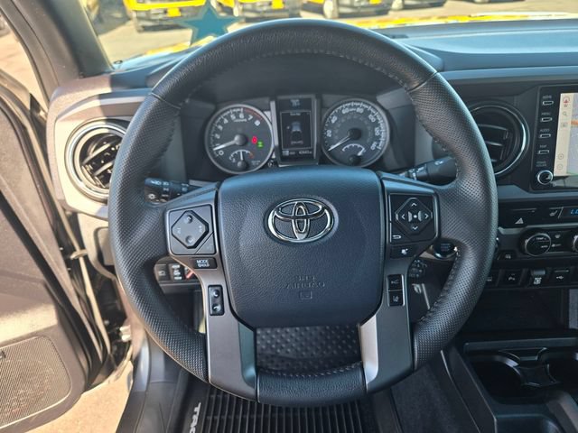 Used 2020 Toyota Tacoma TRD Off-Road w/ TRD Premium Off Road Package AWD/4WD image 20