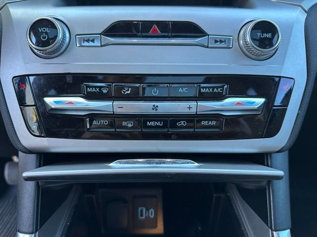 Certified 2022 Ford Explorer XLT w/ Equipment Group 202A image 21