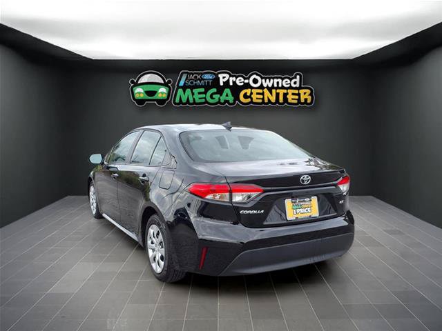 Used 2025 Toyota Corolla LE FWD image 4