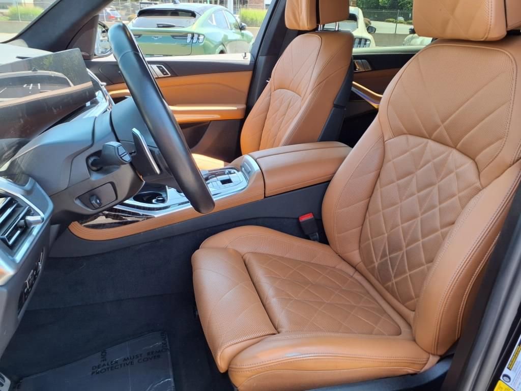 Used 2023 BMW X7 xDrive40i w/ M Sport Package image 15