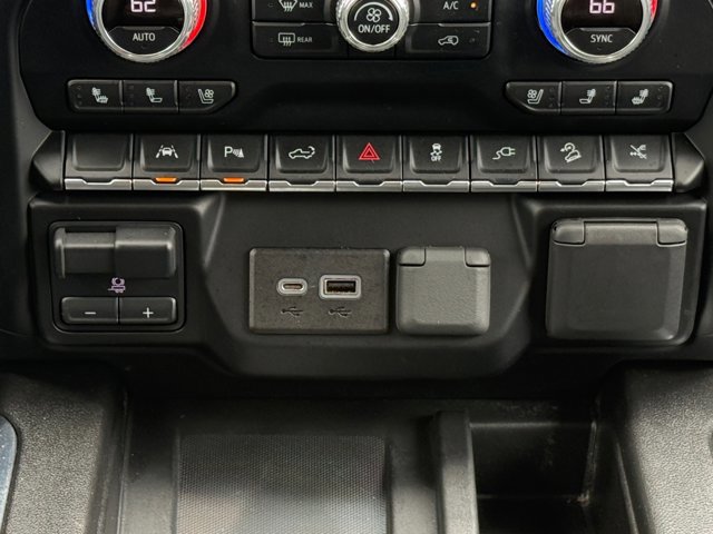 Used 2022 GMC Sierra 1500 Denali w/ Denali Premium Package AWD/4WD image 6