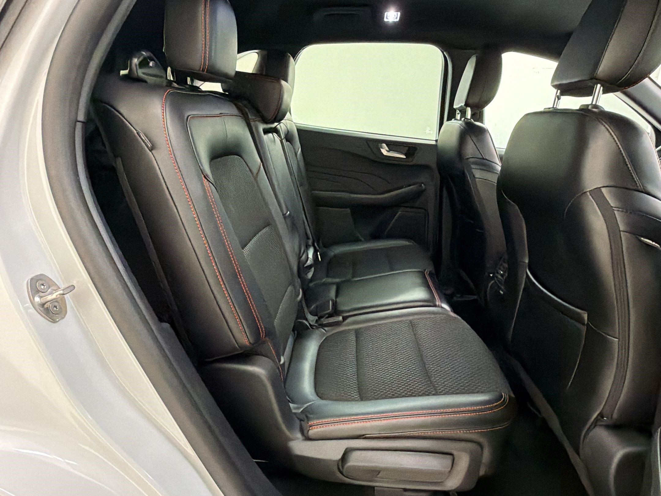 Certified 2025 Ford Escape ST-Line AWD/4WD image 32