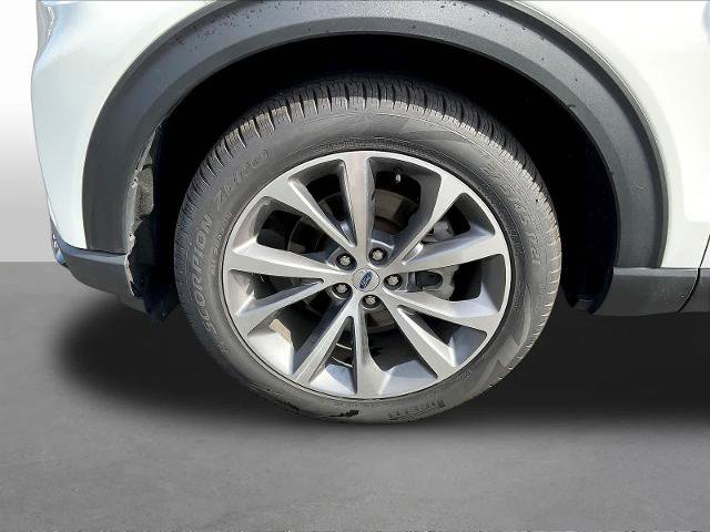 Certified 2025 Ford Explorer Platinum w/ Ultimate Package AWD/4WD image 37