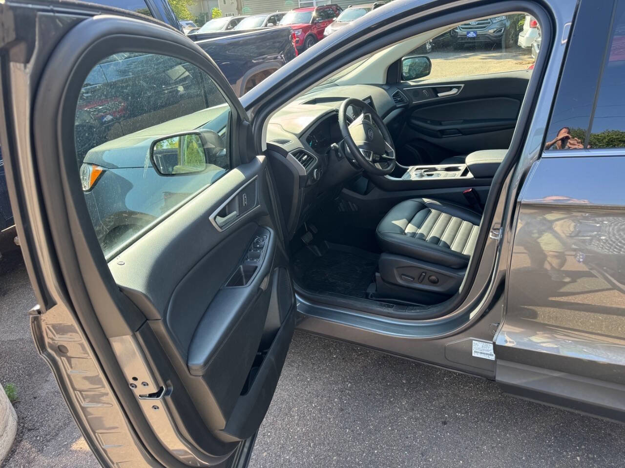 Certified 2024 Ford Edge SEL w/ Convenience Package AWD/4WD image 9