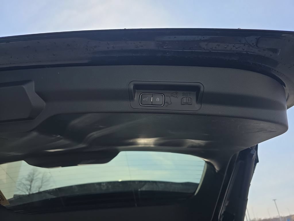 Certified 2024 Ford Explorer XLT w/ Equipment Group 202A AWD/4WD image 13