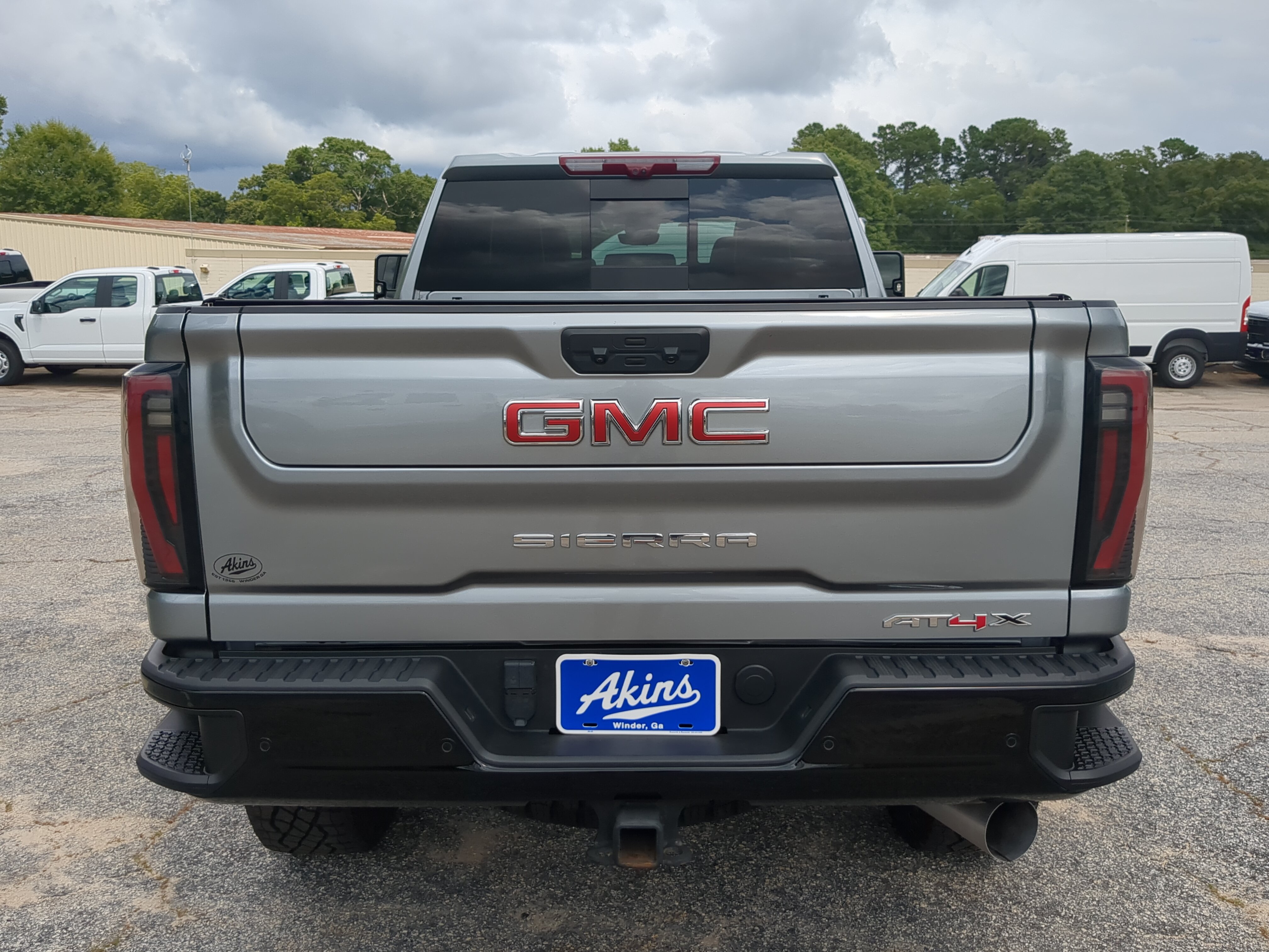 Used 2024 GMC Sierra 2500 AT4X AWD/4WD image 4