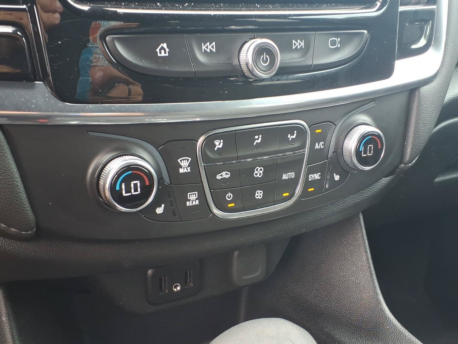 Used 2023 Chevrolet Traverse LT FWD image 9
