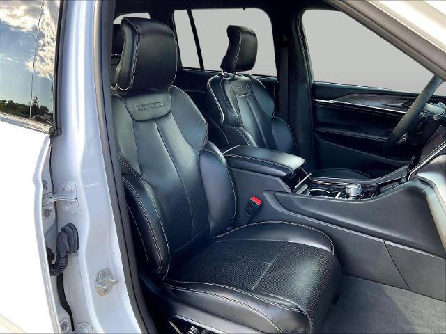 Used 2023 Jeep Grand Cherokee Overland w/ Luxury Tech Group IV AWD/4WD image 31