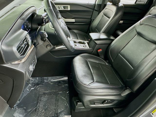 Certified 2022 Ford Explorer Limited w/ Equipment Group 301A image 9