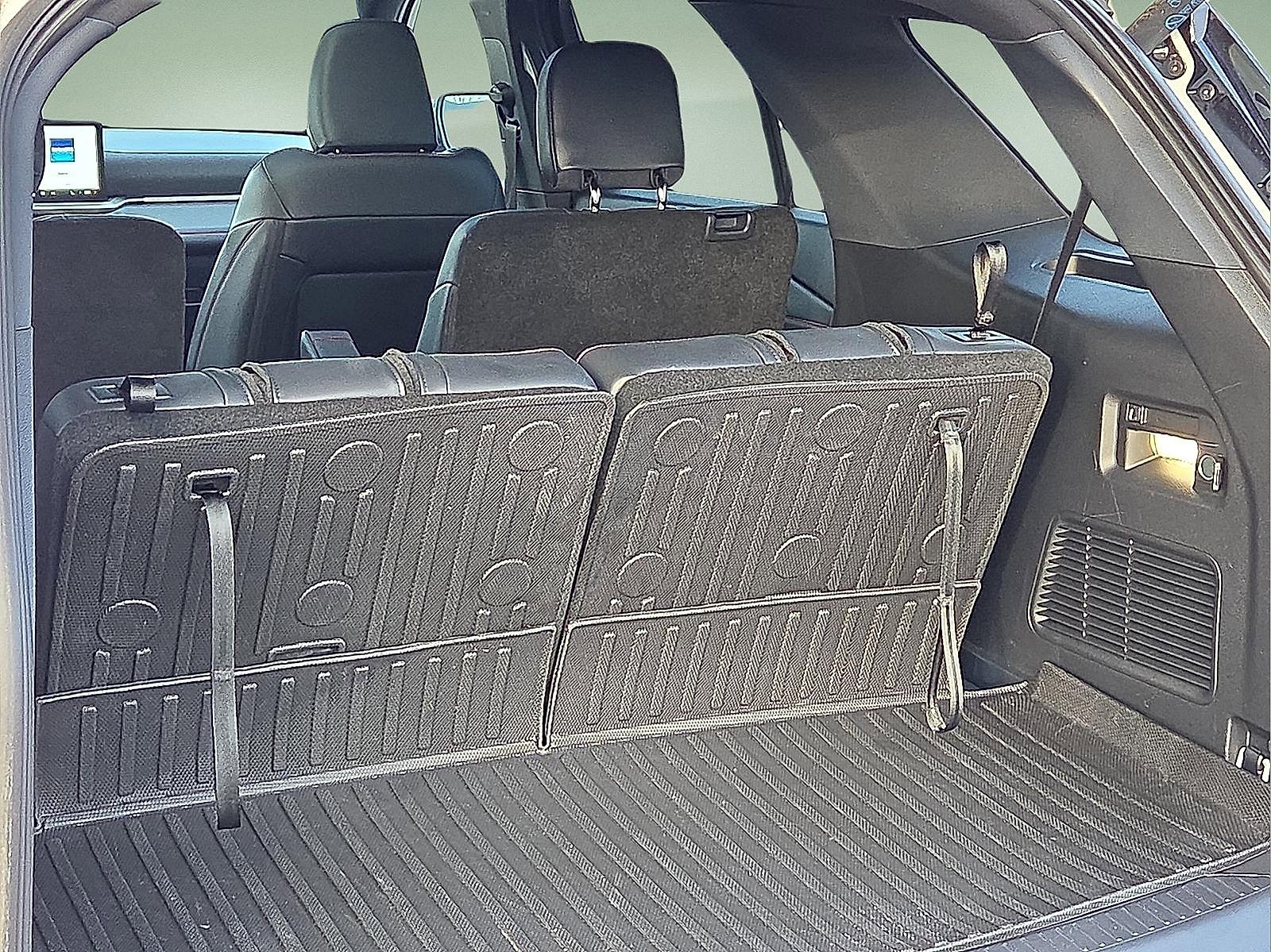 Certified 2025 Ford Explorer ST-Line w/ Premium Package image 8