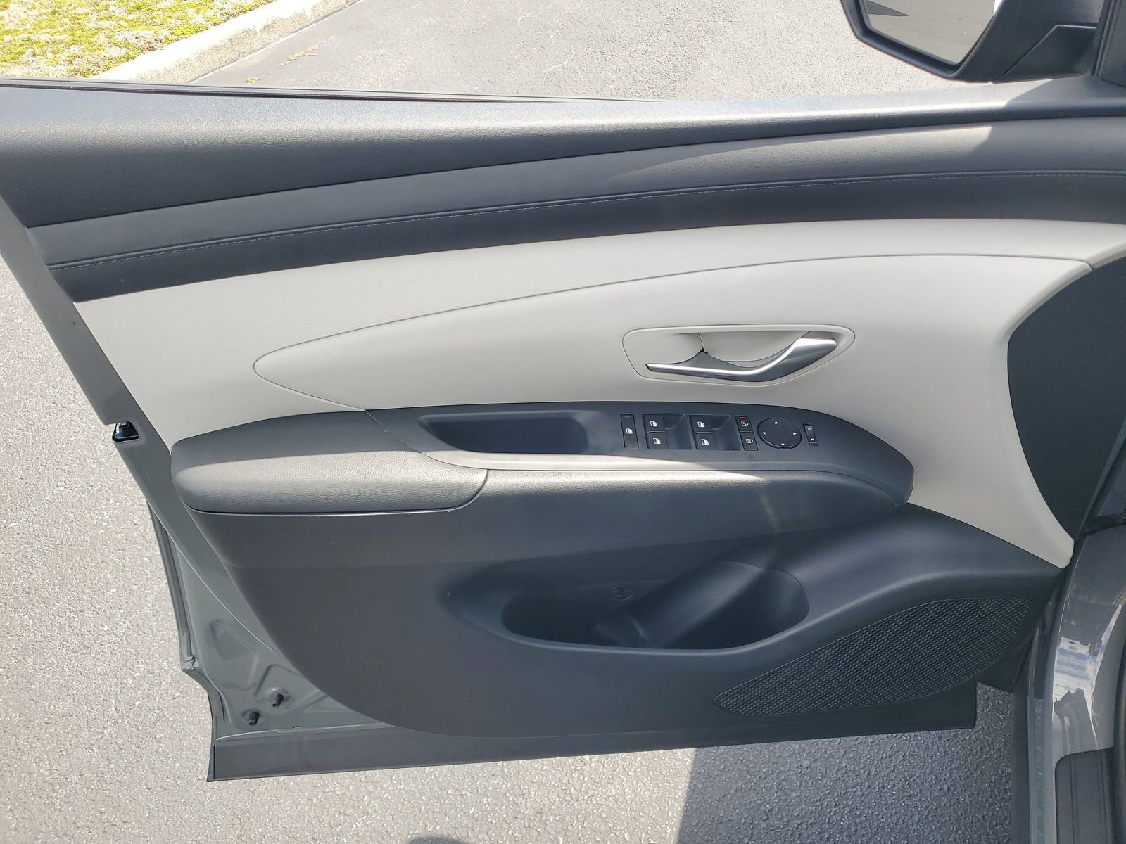 Used 2025 Hyundai Tucson SE image 13