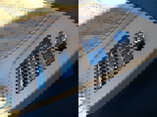 Used 2019 Toyota Avalon Limited image 20