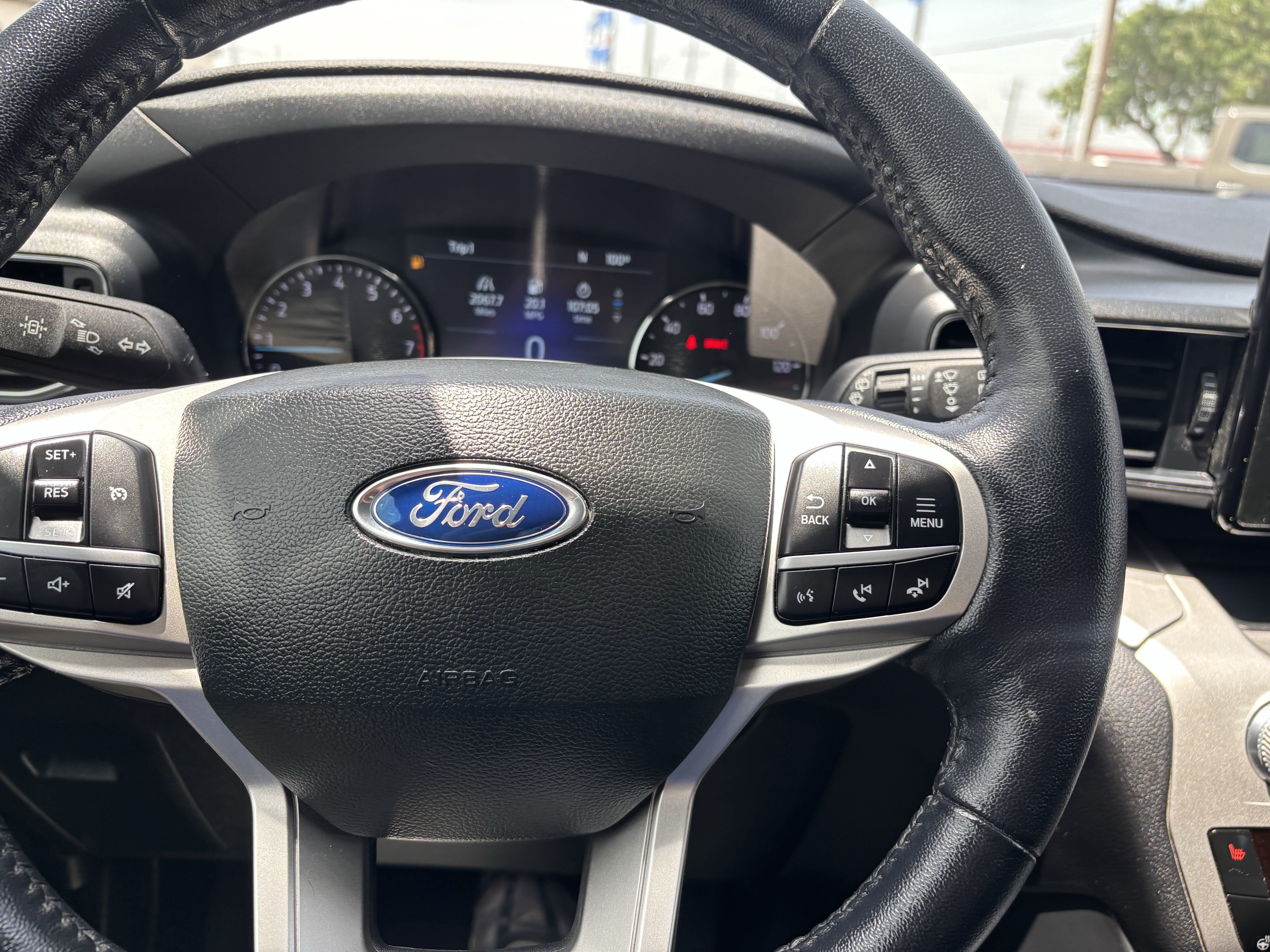 Certified 2022 Ford Explorer XLT w/ Equipment Group 202A RWD image 30