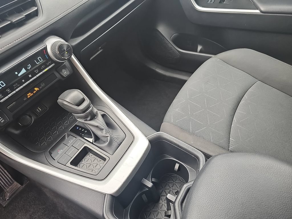 Used 2025 Toyota RAV4 XLE FWD image 23