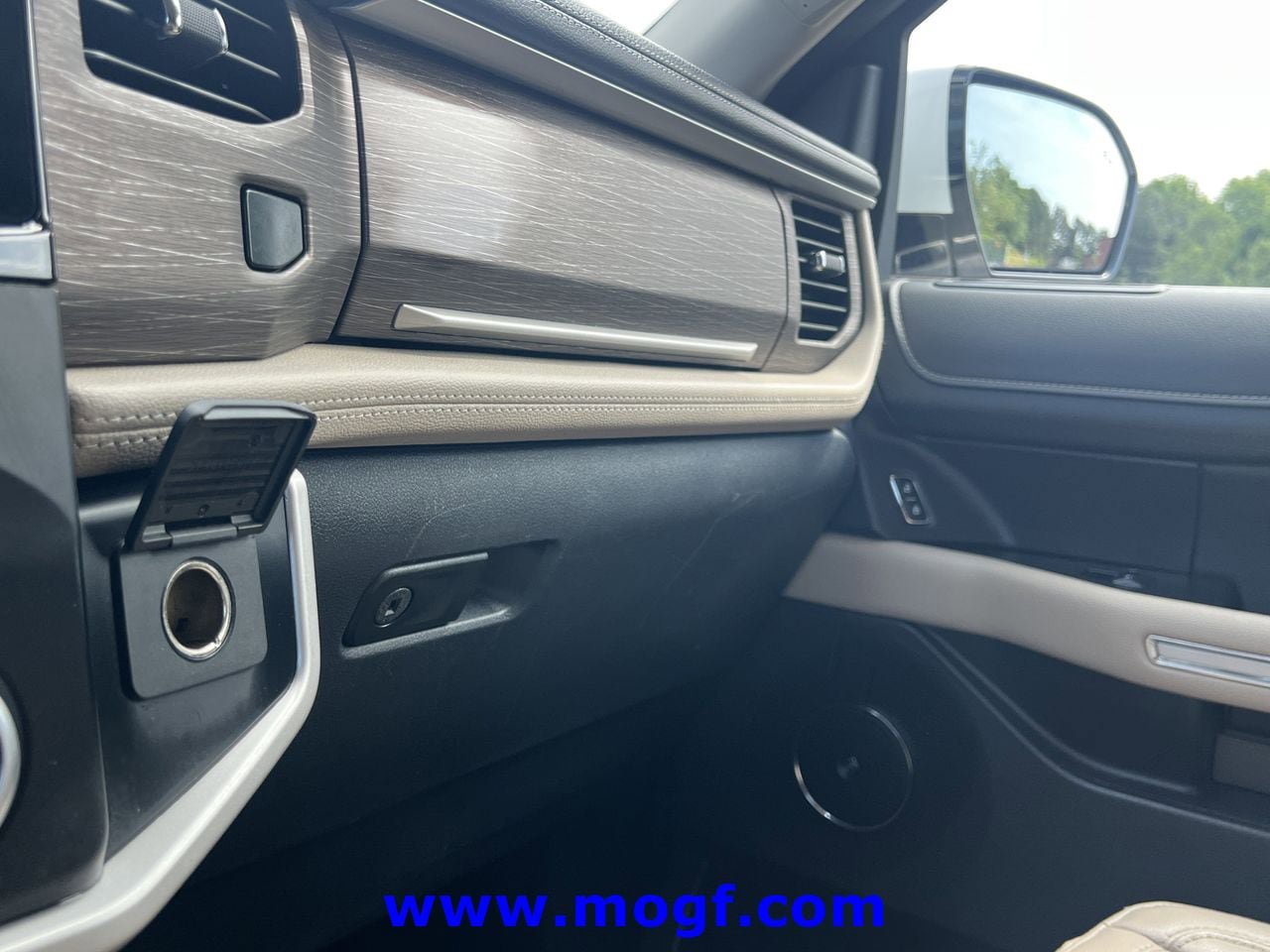Certified 2024 Ford Expedition Limited AWD/4WD image 11