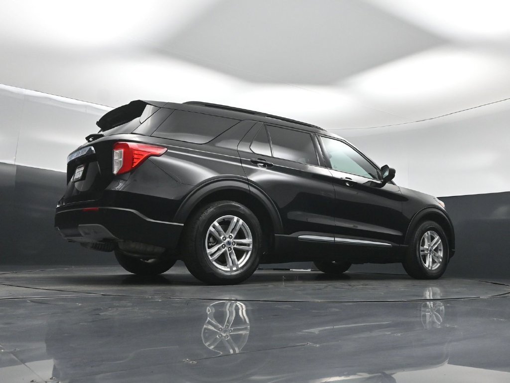 Certified 2023 Ford Explorer XLT w/ Equipment Group 202A RWD image 44
